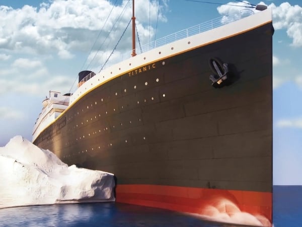 Titanic-exterior Titanic-exterior